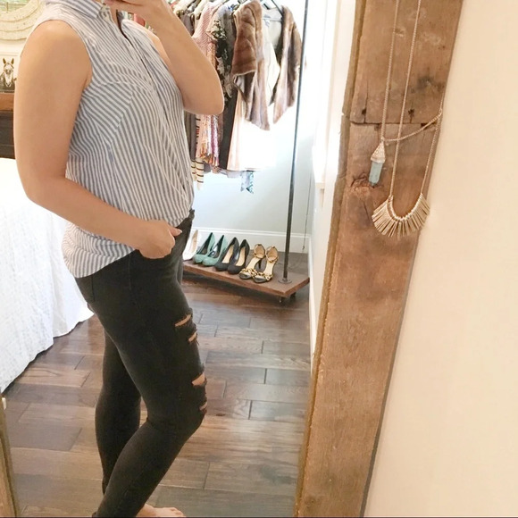 H&M size 4 blue & white striped button down top - Picture 2 of 3